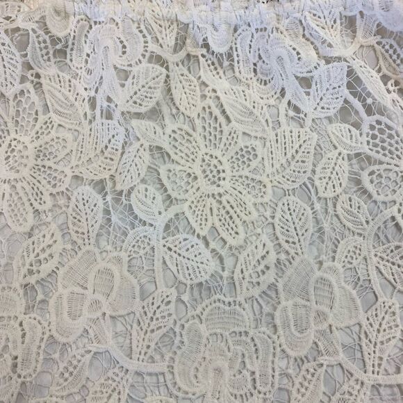 ASTR The Label White Lace Off the Shoulder Spaghetti Strap Blouse sz S NWOT - Picture 3 of 6